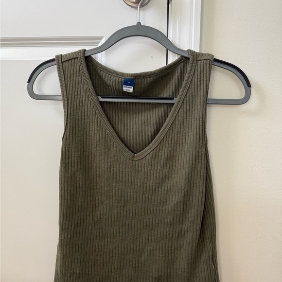 Old Navy Olive Green Ribbed Sleeveless Top - Picture 1 of 3